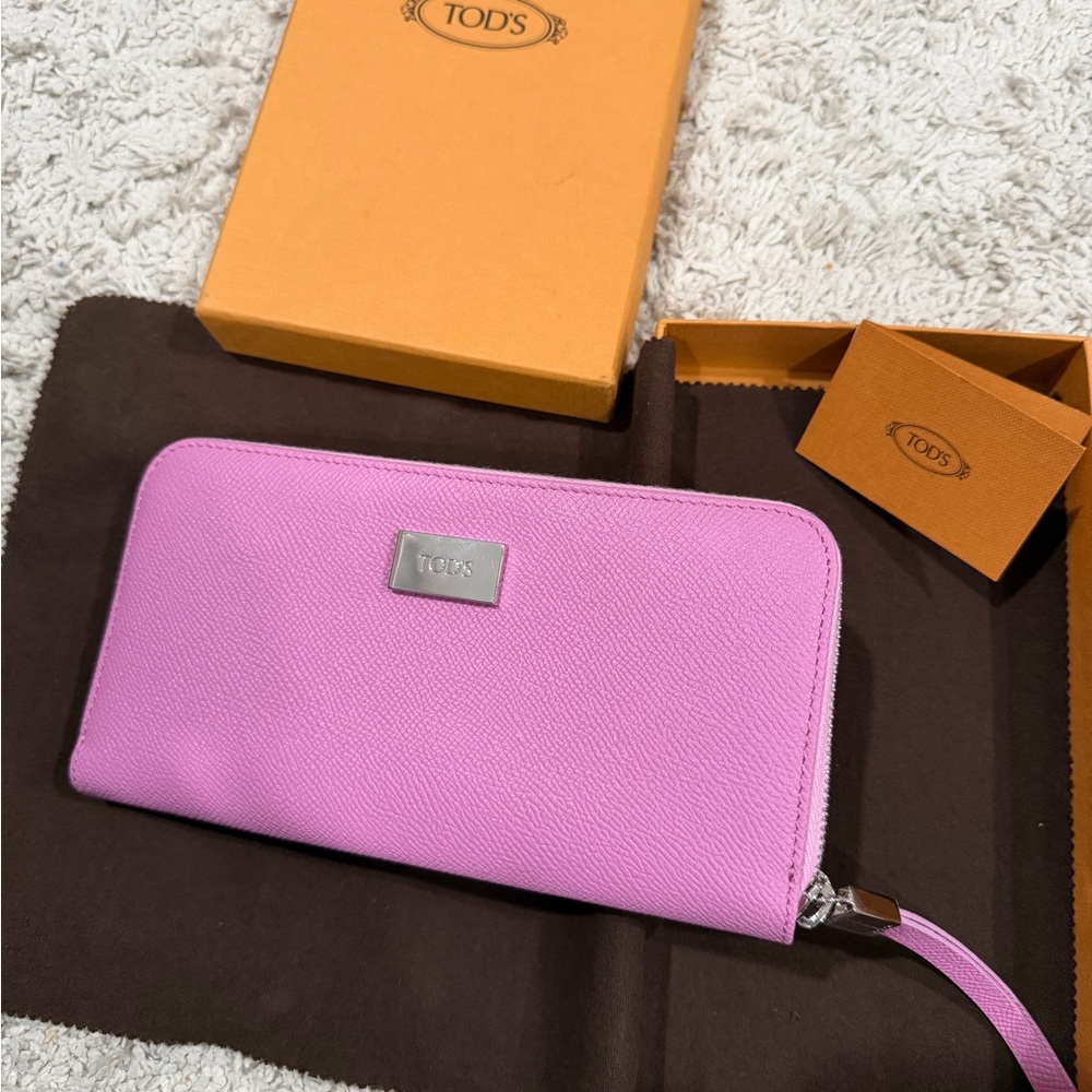 Tod's Pink Leather Wallet